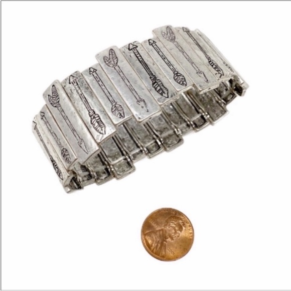 Etched Arrows stretch wide bracelet NEW - Picture 6 of 7